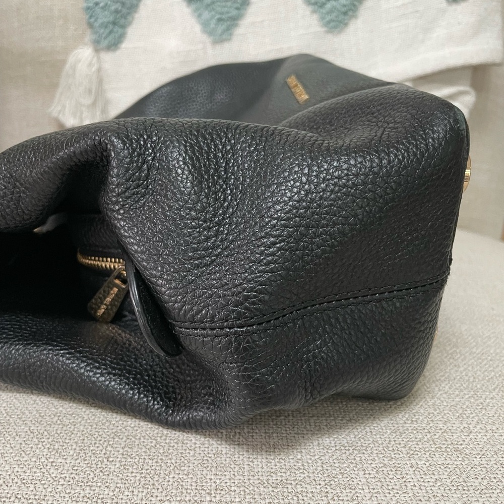 Michael Kors Jet Set Bag - Picture 8 of 16